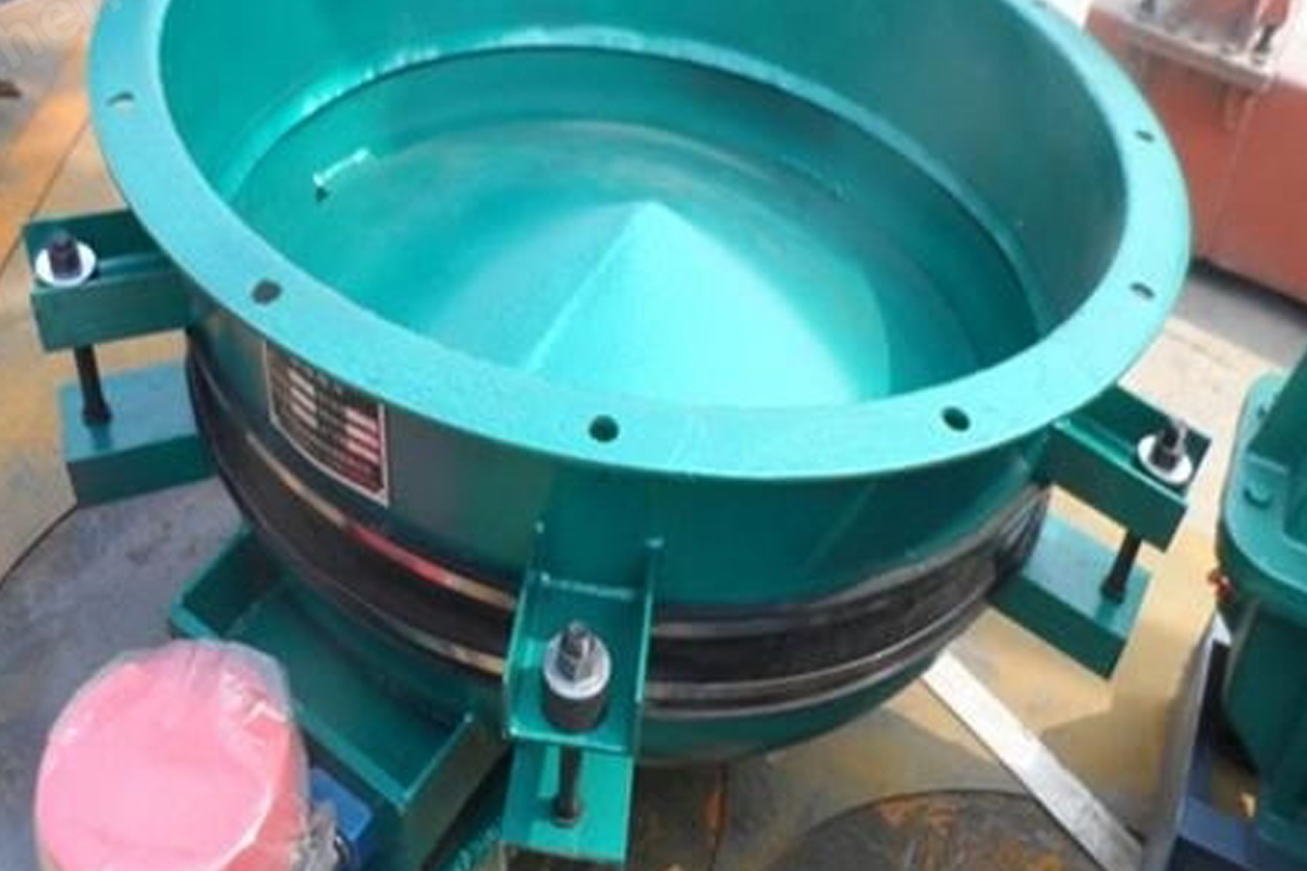 什么是慣性振動(dòng)給料斗，性能特點(diǎn)怎樣